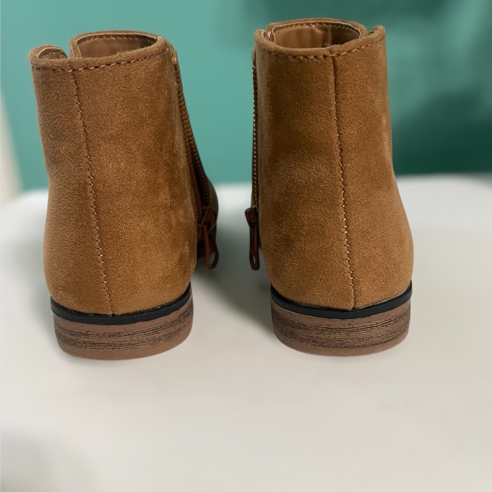 Cat and Jack Girls Brown Ankle Boots with Zipper - Picture 6 of 10